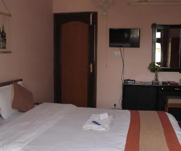 Hotel Lotus Garden 3*