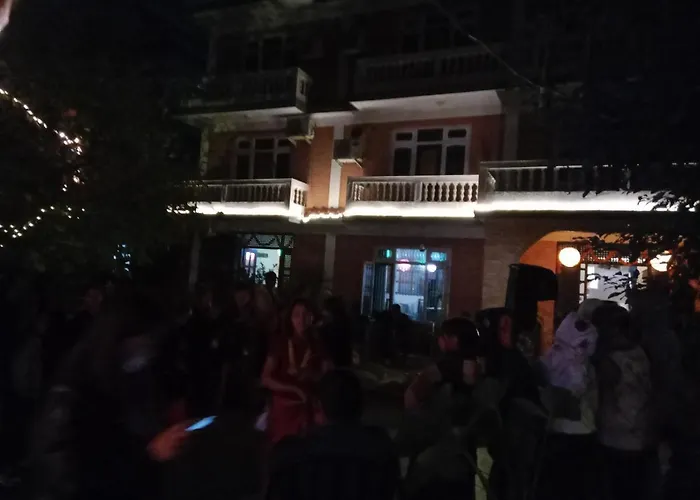 Lotus Garden Hotel 3*