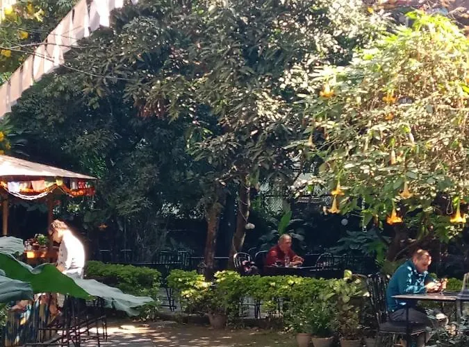 Hotel Lotus Garden 3*