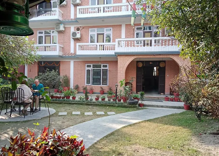 Lotus Garden Hotel 3*
